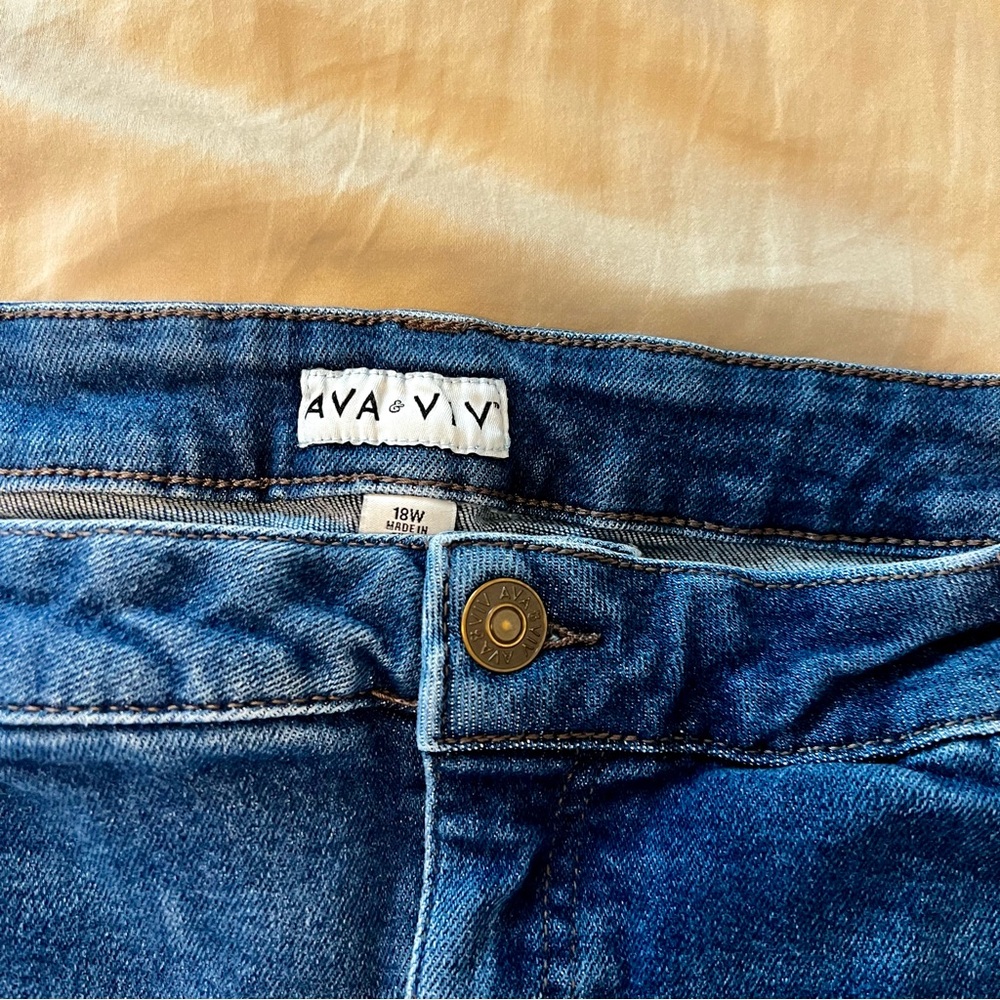 Ava & Viv Blue Jean Shorts with Distressed Details - Picture 3 of 4